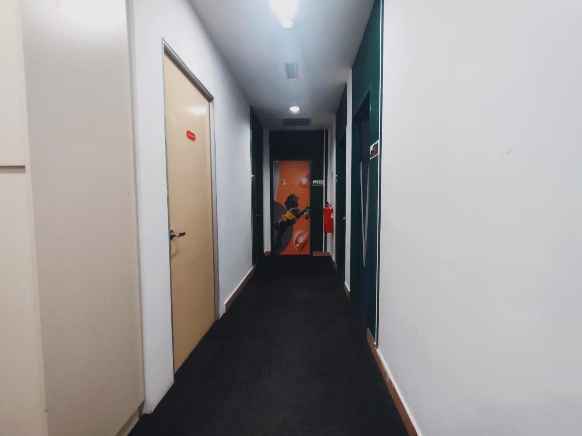 Allbes Parklands Hotel クラン エクステリア 写真